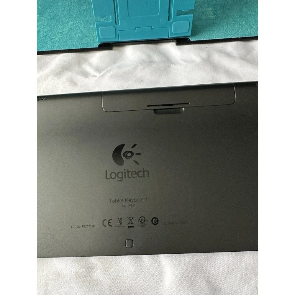 Logitech Portable Key Board With case That Serves As Easel/ Stand For I Pad
